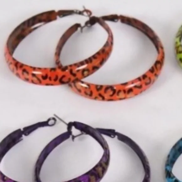 TRENDING Animal Cheetah Leopard Hoop Earrings *Purple Colorful NEW NWT - Picture 2 of 6
